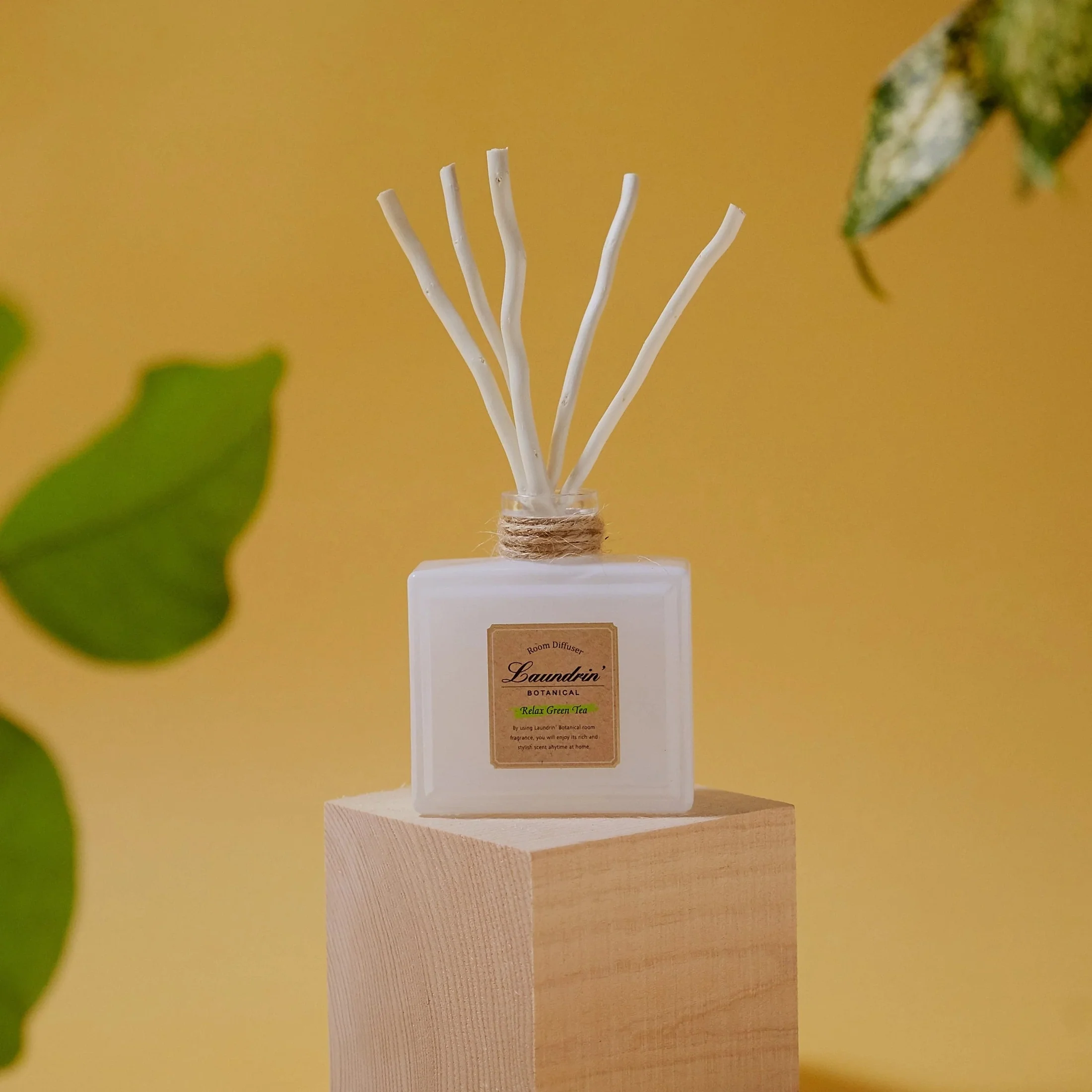 Laundrin` Botanical Room Diffuser Relax Green Tea 80ml - Image 2