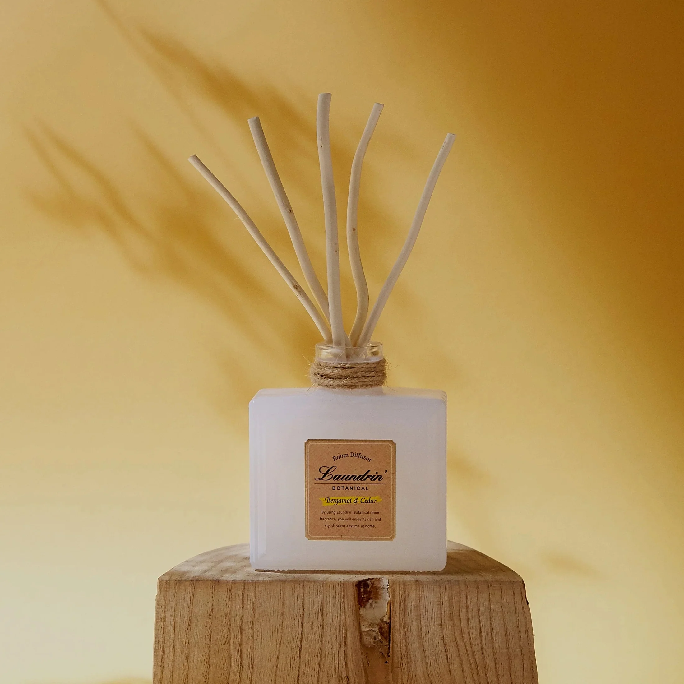 Laundrin Botanical Room Diffuser Bergamot & Cedar 80ml - Image 4