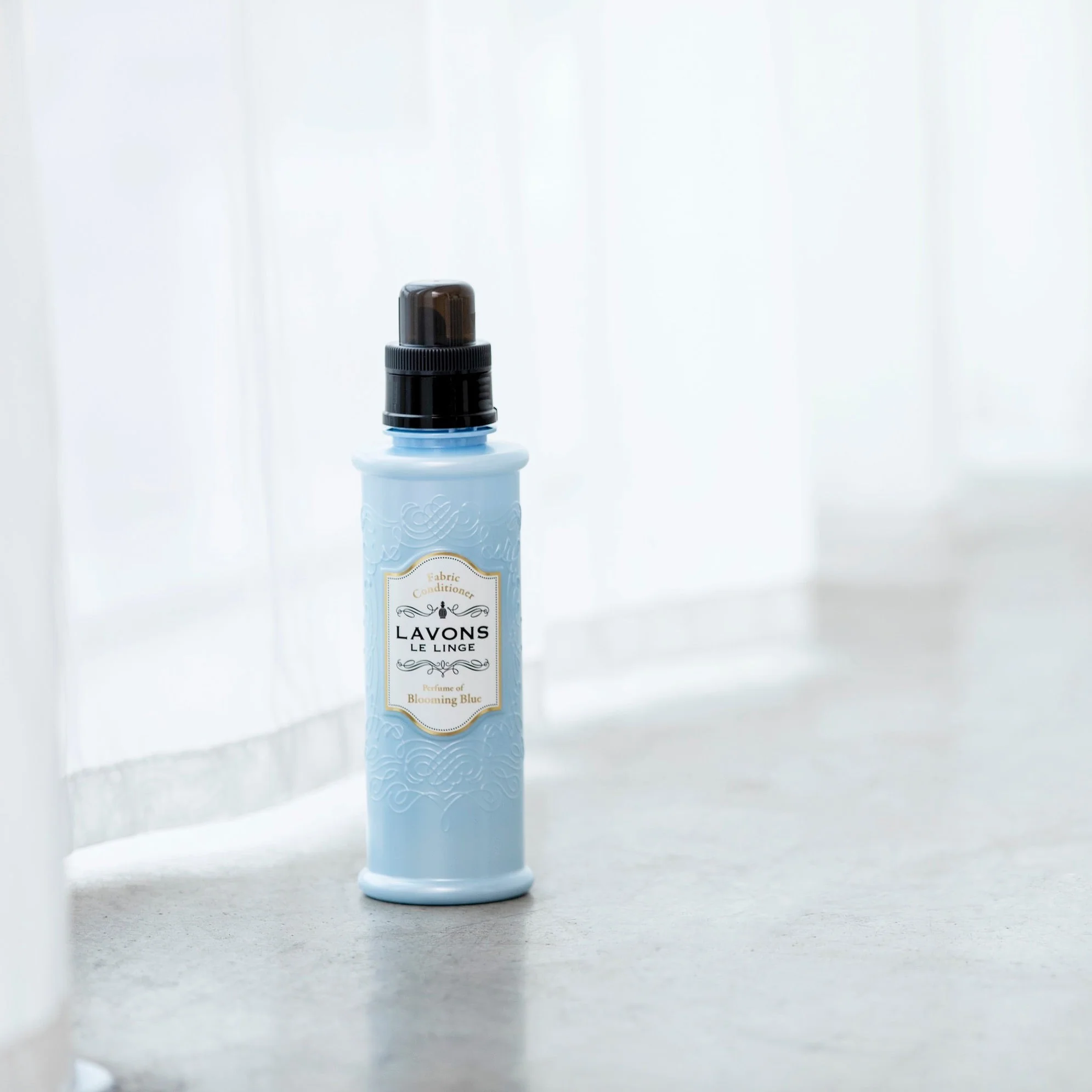 LAVONS Fabric Conditioner Blooming Blue - Image 2
